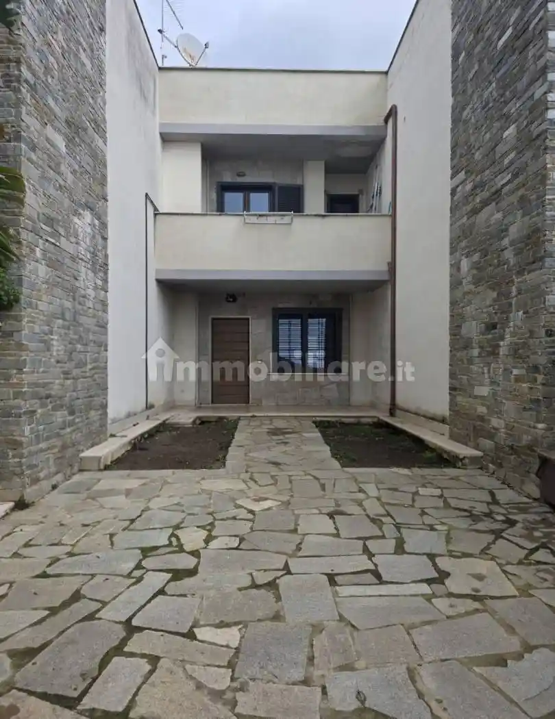 Villetta a schiera in vendita a Pomezia