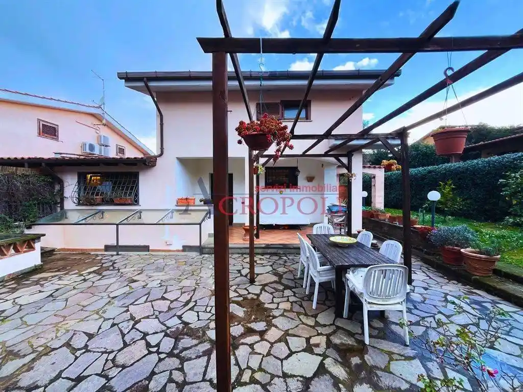 Villetta a schiera in vendita a Anguillara Sabazia