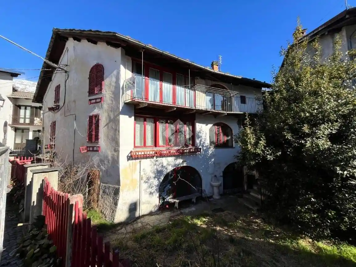 Casa indipendente in vendita a Brosso