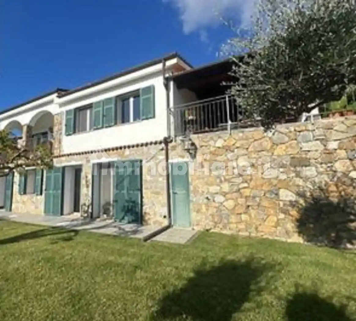 Villa in vendita a Pompeiana