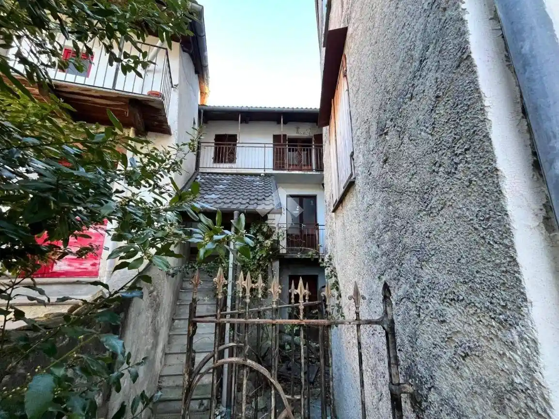 Casa indipendente in vendita a Brosso