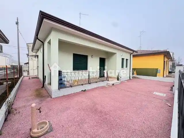 Villa in vendita a San Giovanni Lupatoto