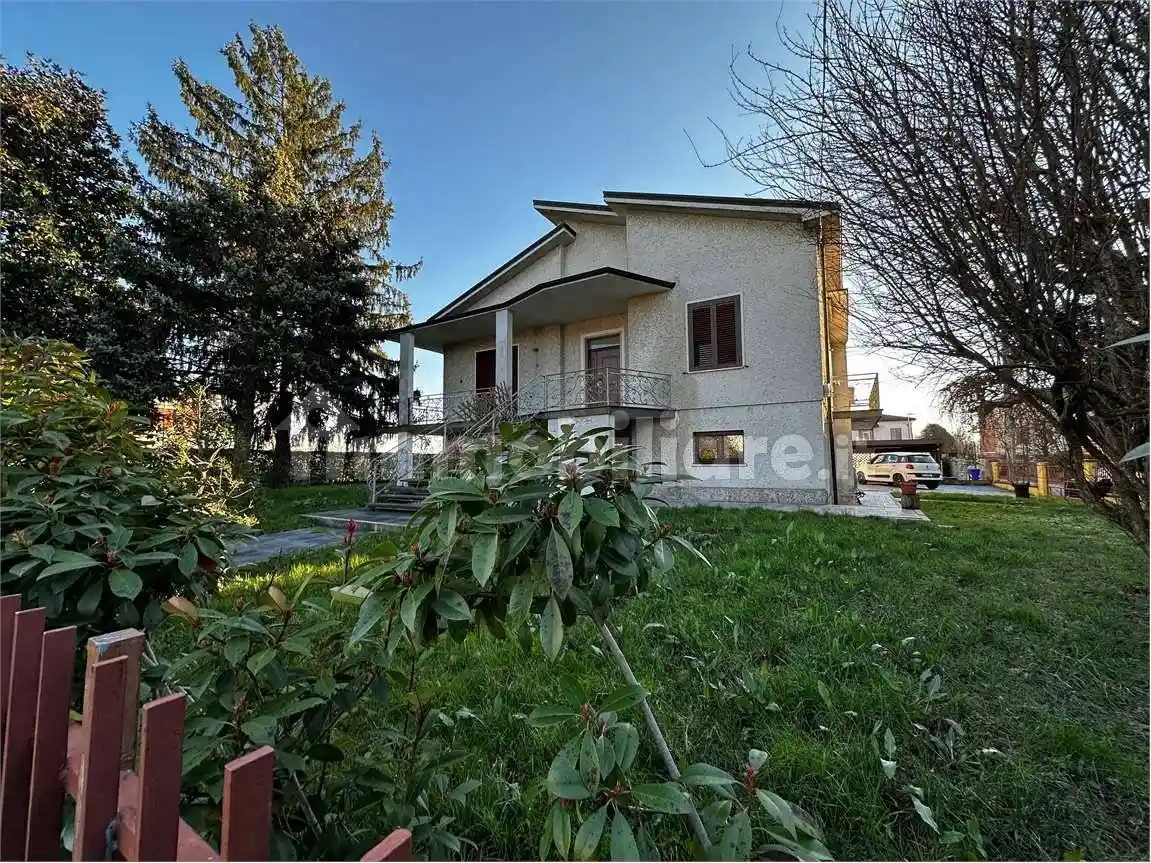 Villa in vendita a Soragna