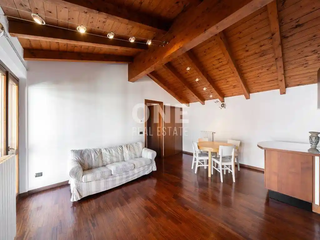 Appartamento in affitto a Villasanta