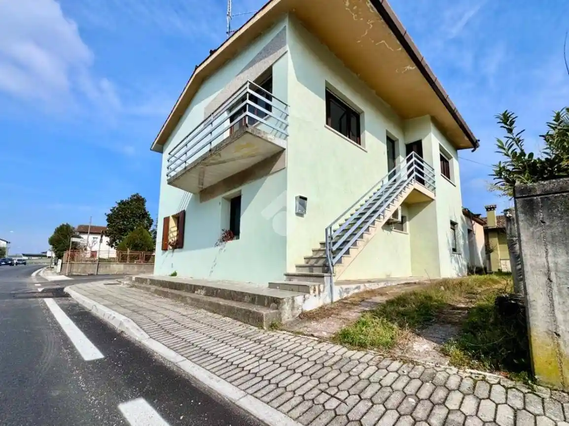 Appartamento in vendita a Manzano