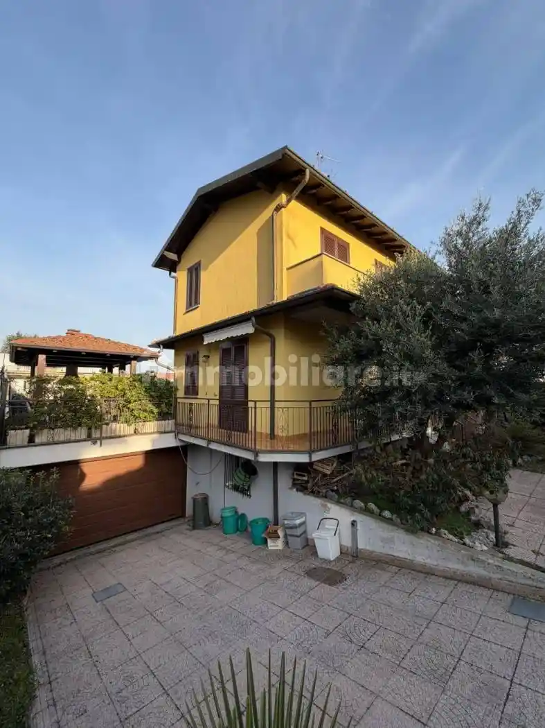 Villa in vendita a Lurate Caccivio