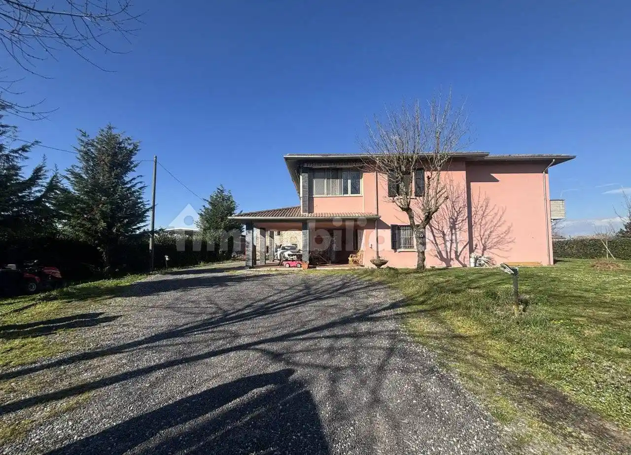 Villa in vendita a San Secondo Parmense