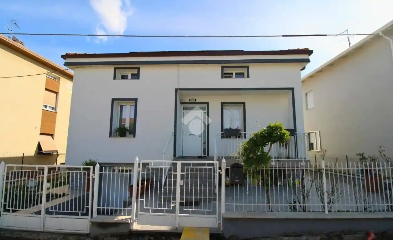 Villa in vendita a Pesaro