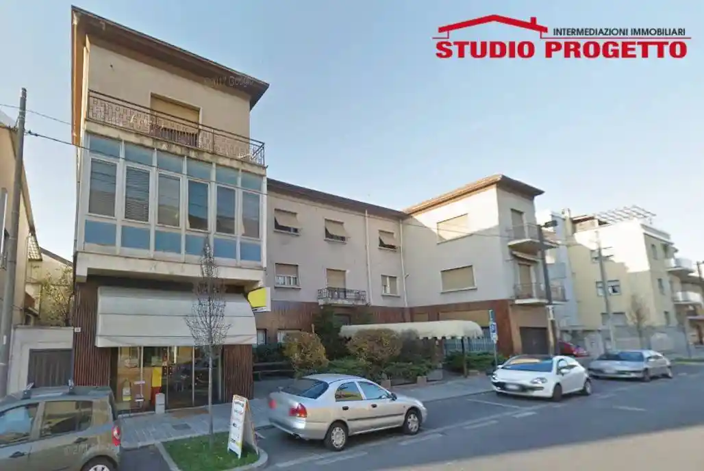 Palazzo - Edificio in vendita a Cabiate