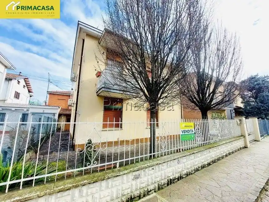 Villa in vendita a Carpi