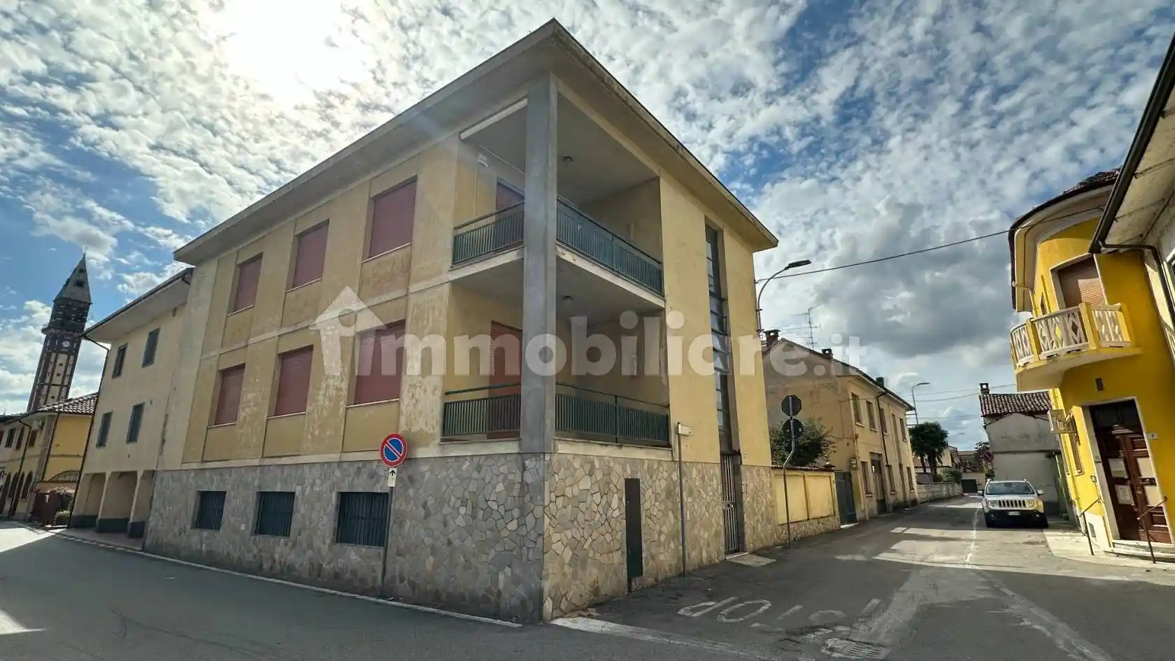 Palazzo - Edificio in vendita a Mede