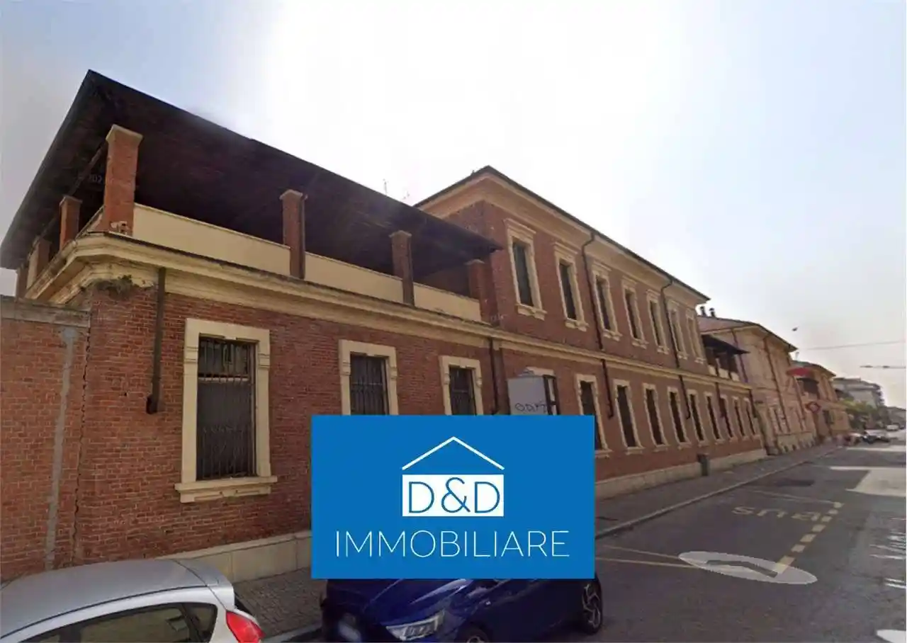 Palazzo - Stabile in vendita a Casale Monferrato
