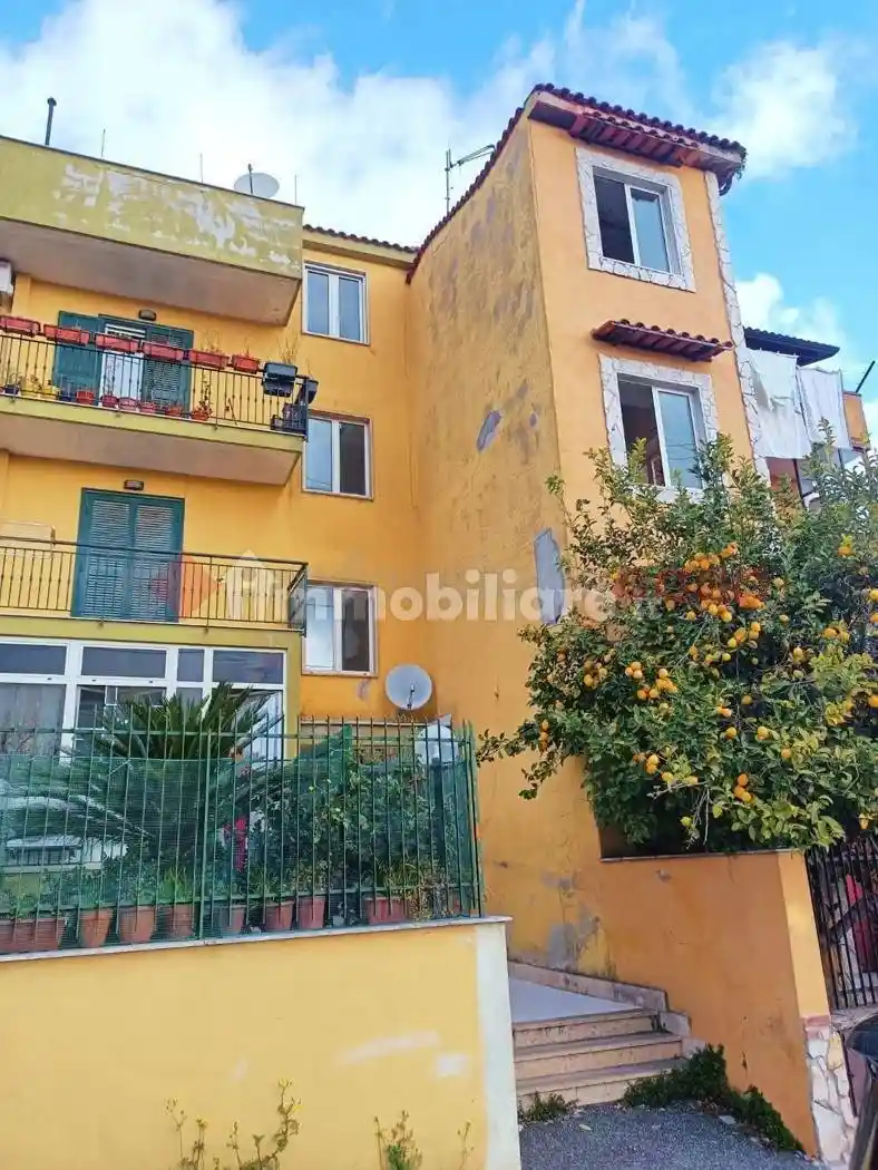 Appartamento in vendita a Napoli