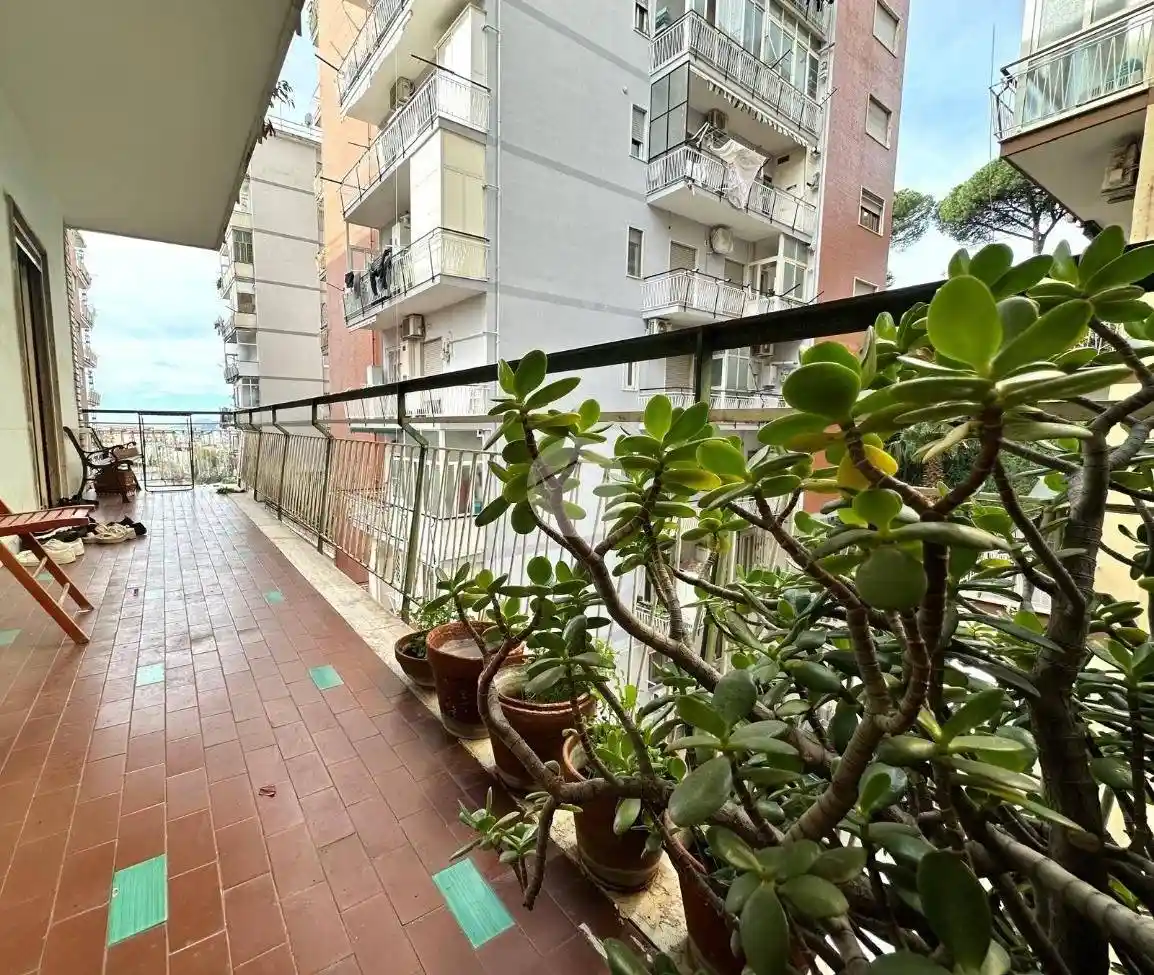 Appartamento in vendita a Napoli