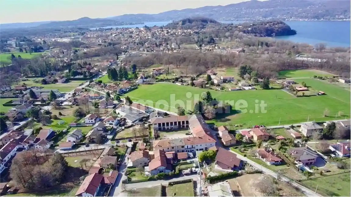 Casa indipendente in vendita a Ispra