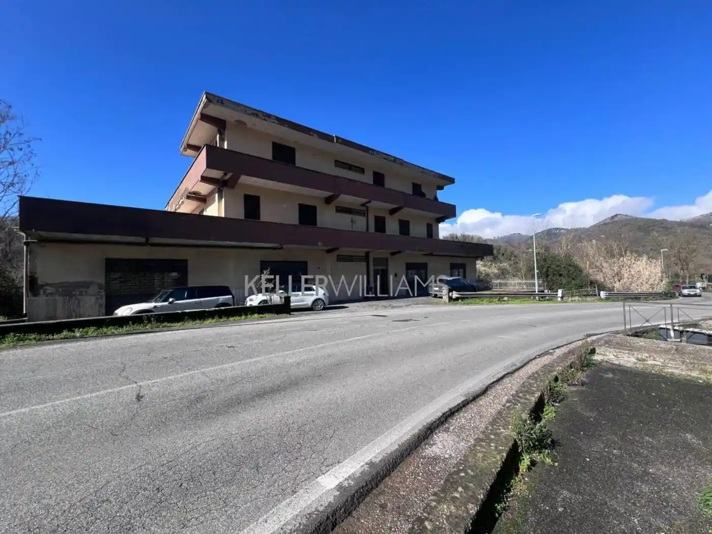 Palazzo - Edificio in vendita a Cave