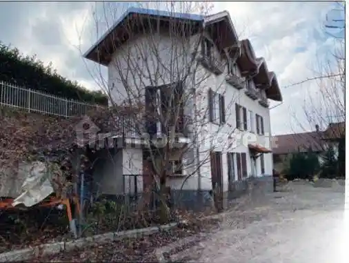Casa indipendente in vendita a Cellio con Breia
