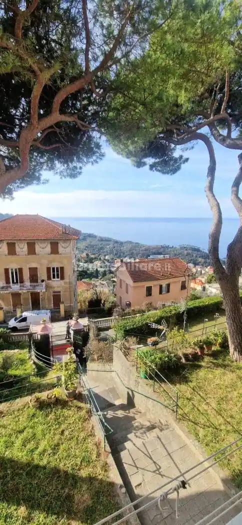 Appartamento in vendita a Camogli