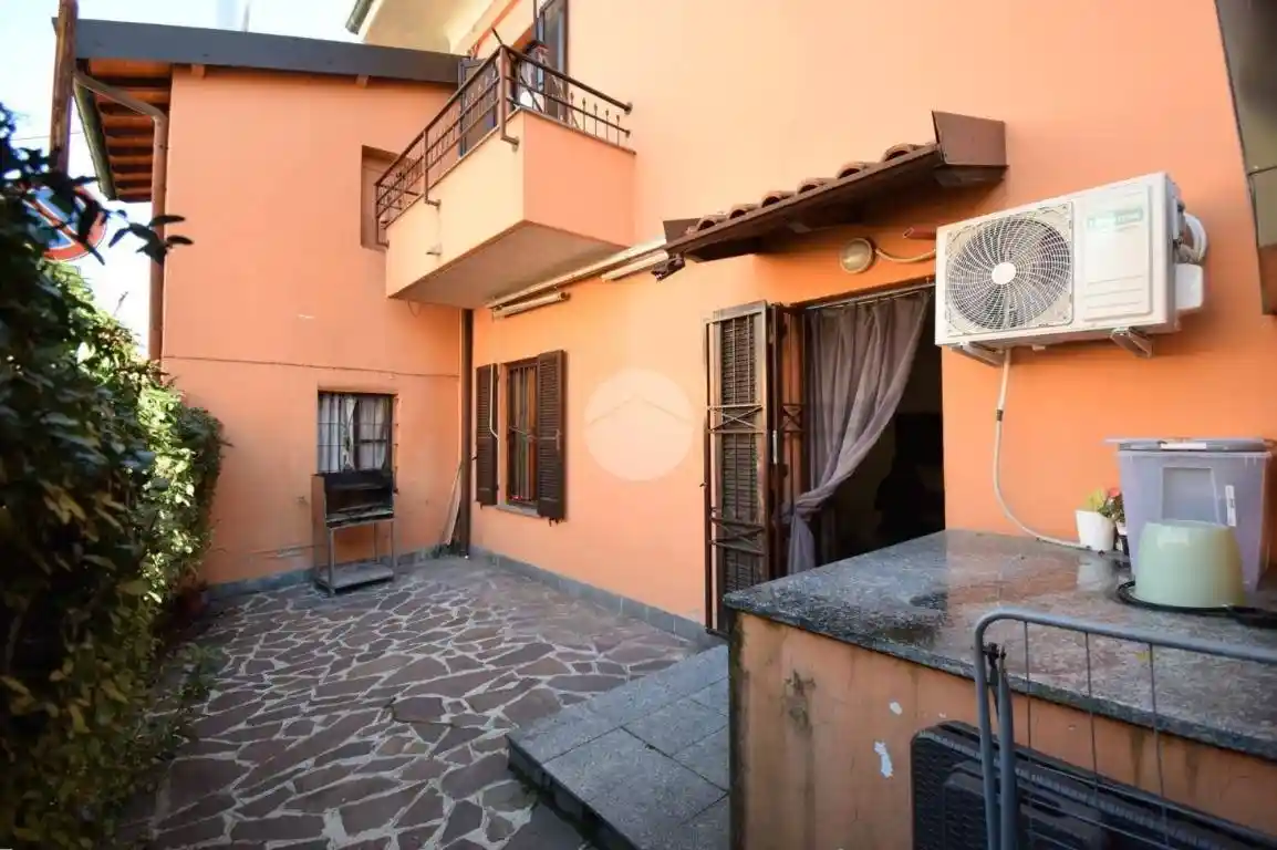 Casa indipendente in vendita a Agrate Brianza