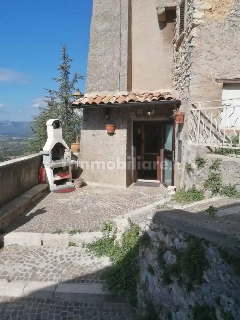 Palazzo - Edificio in vendita a Pereto