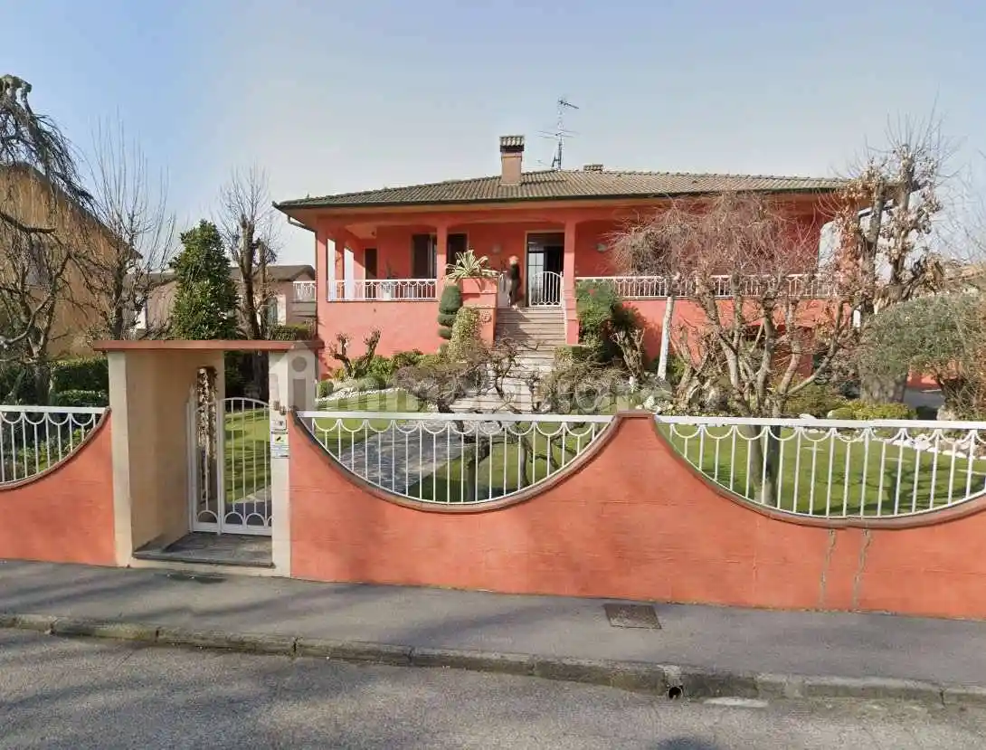 Villa in vendita a Malagnino