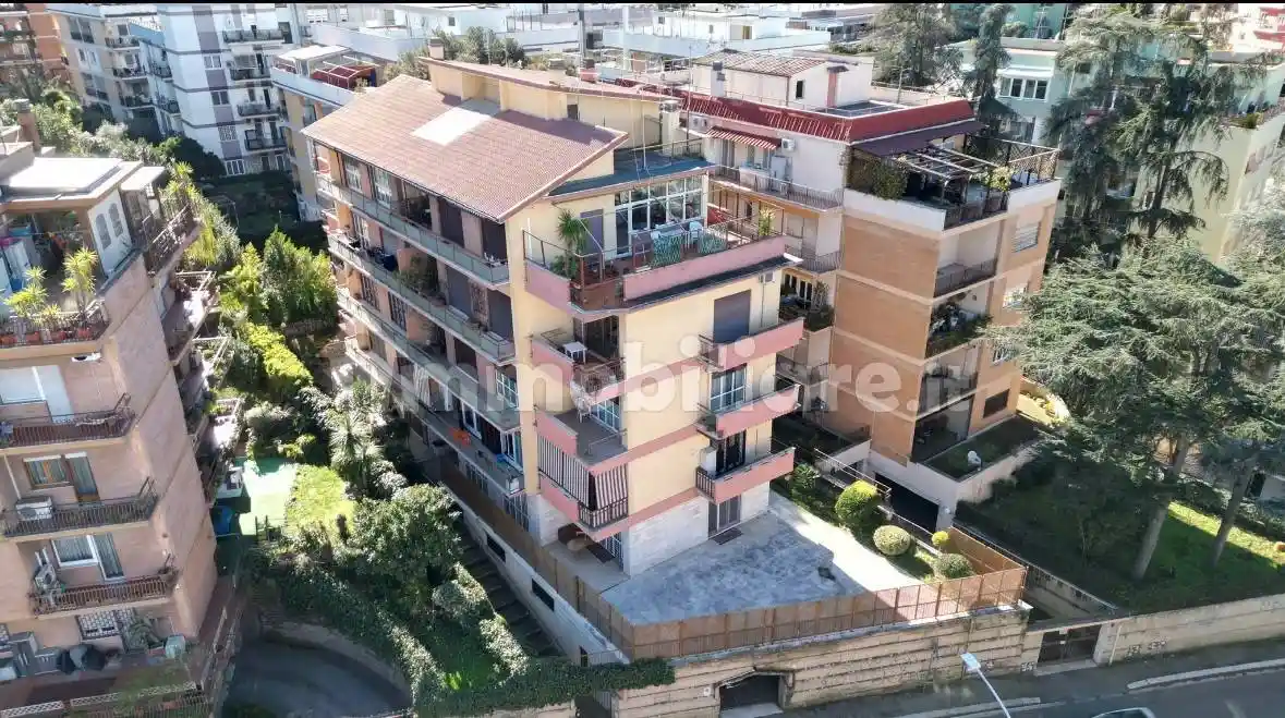Appartamento in vendita a Roma