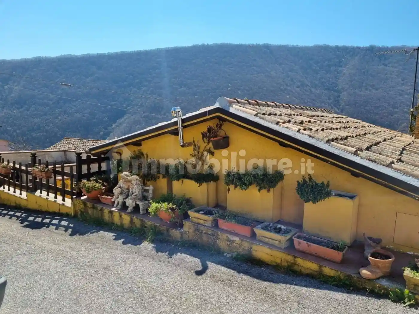 Casa indipendente in affitto a Serrapetrona