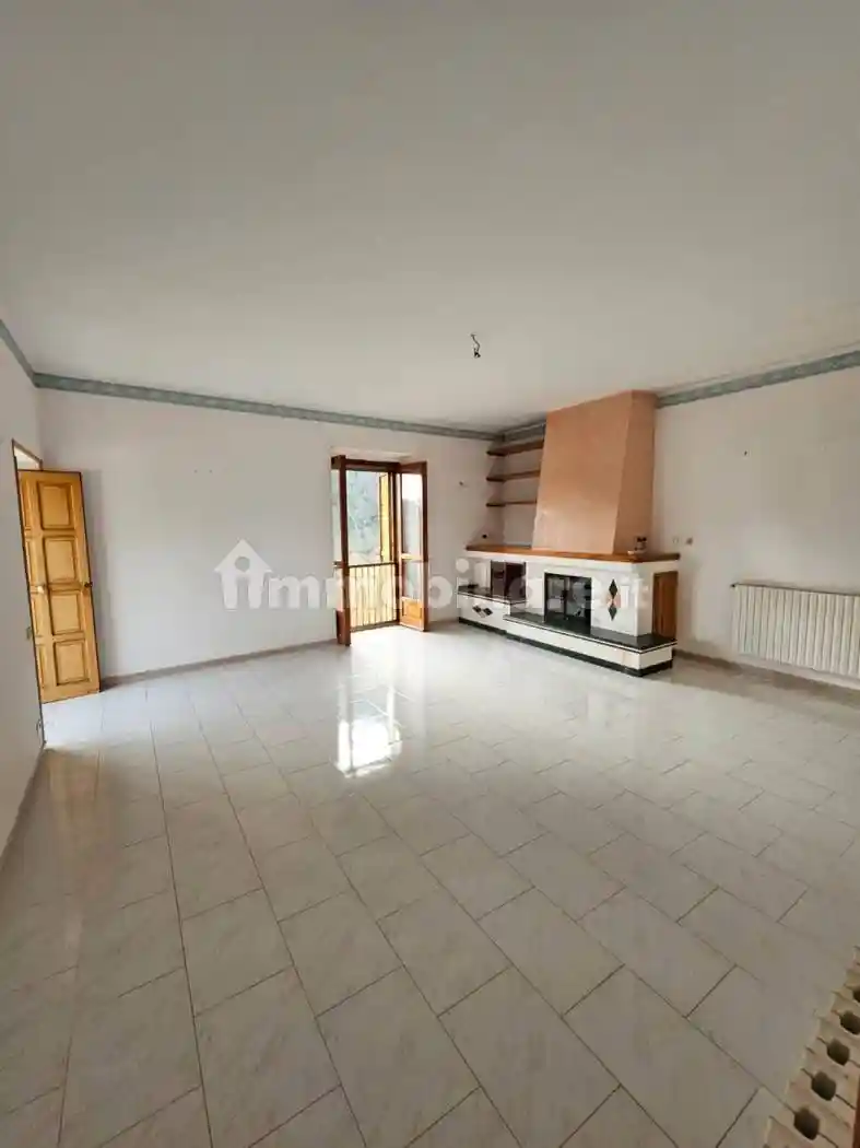 Appartamento in vendita a Giffoni Sei Casali