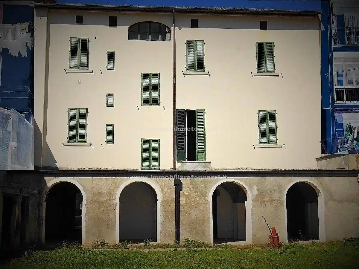 Palazzo - Edificio in vendita a Castelfiorentino
