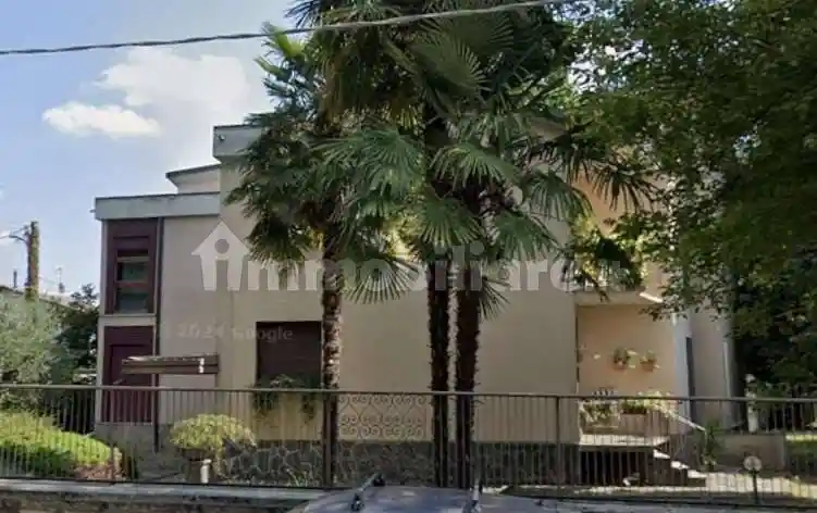 Appartamento in vendita a Carugo