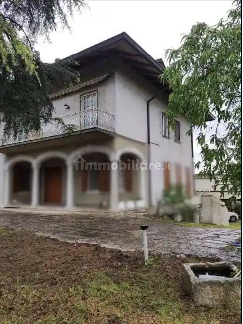 Appartamento in vendita a Dello