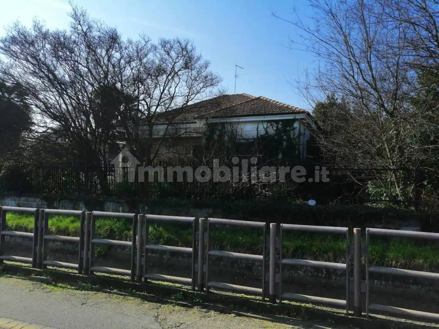 Villa in vendita a Marcallo con Casone