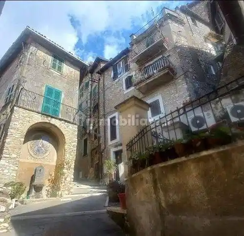 Appartamento in vendita a Olevano Romano