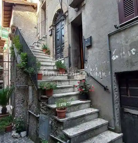 Appartamento in vendita a Olevano Romano