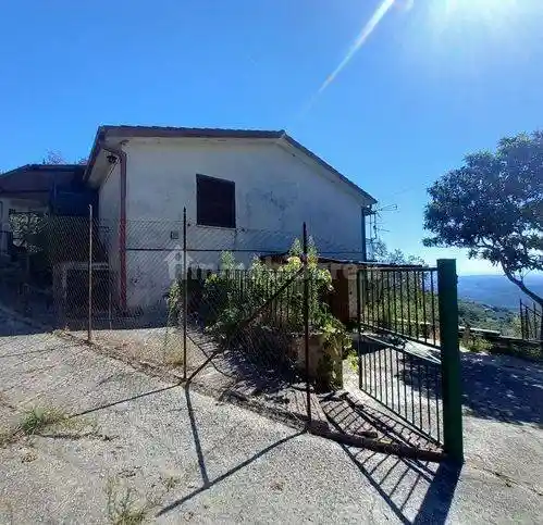 Villa in vendita a Olevano Romano