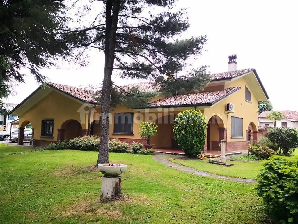 Villa in vendita a Codogno