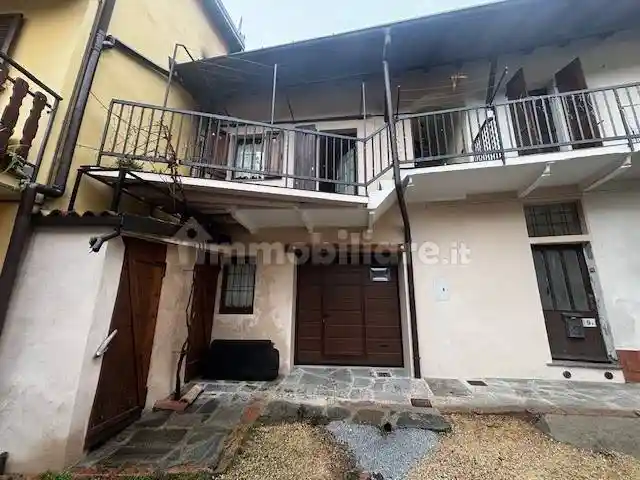 Casa indipendente in vendita a Cuasso al Monte