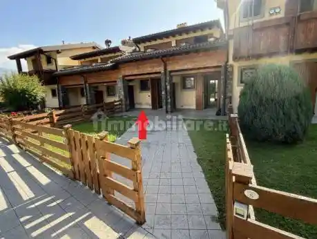 Villetta a schiera in vendita a Sant'Omobono Terme