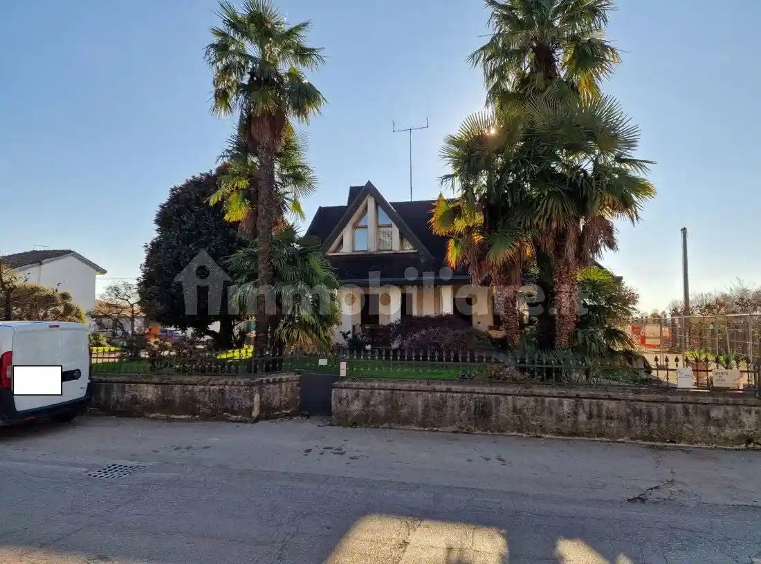 Villa in vendita a Loria