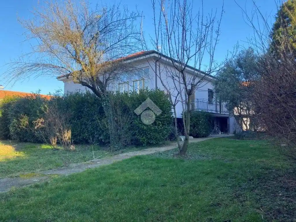 Villa in vendita a Parabiago