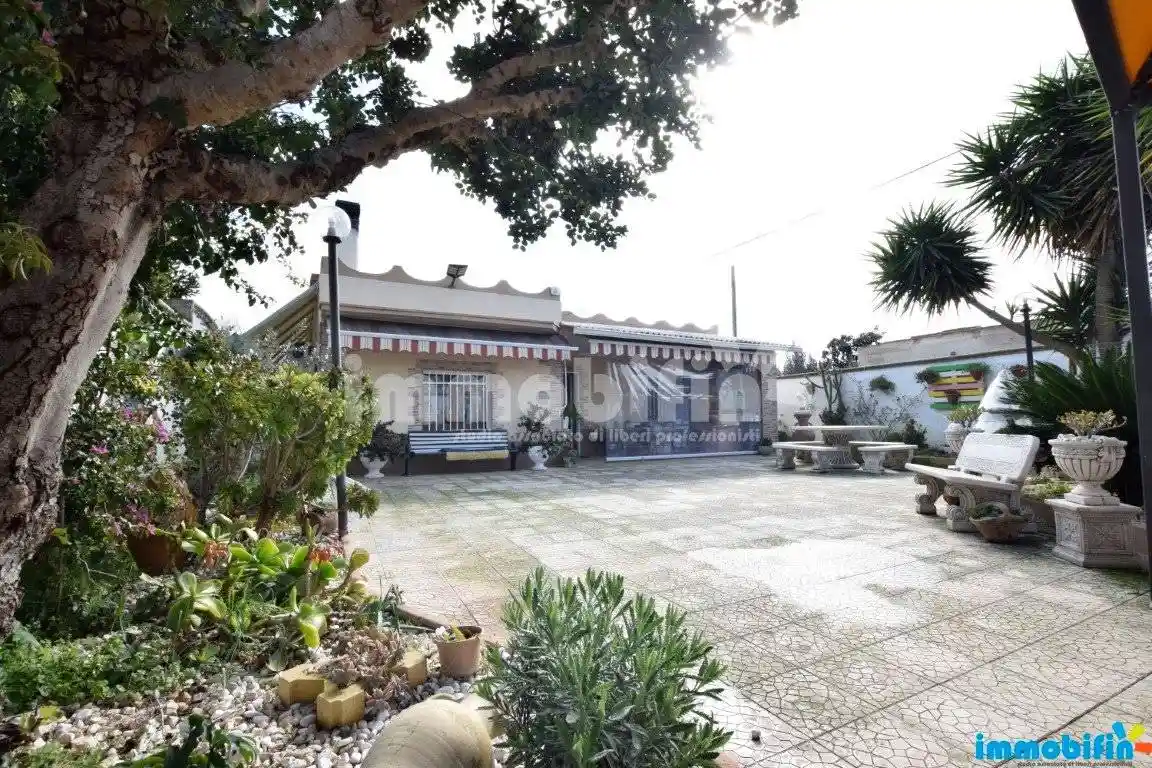 Villa in vendita a Oria