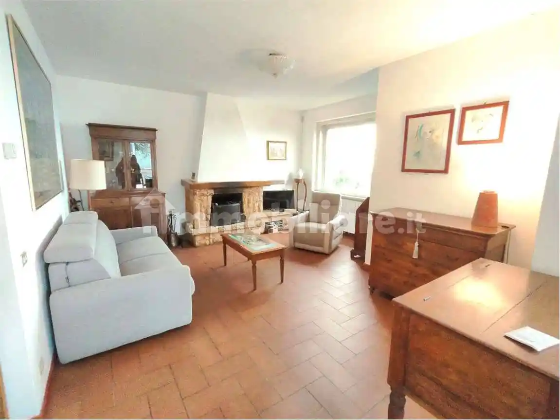 Villa in vendita a Luni