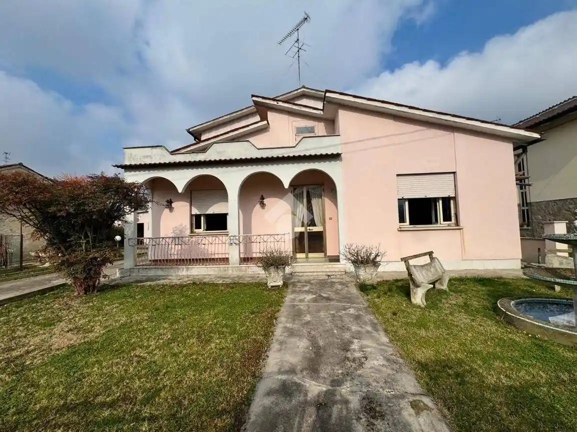Villa in vendita a Rovigo