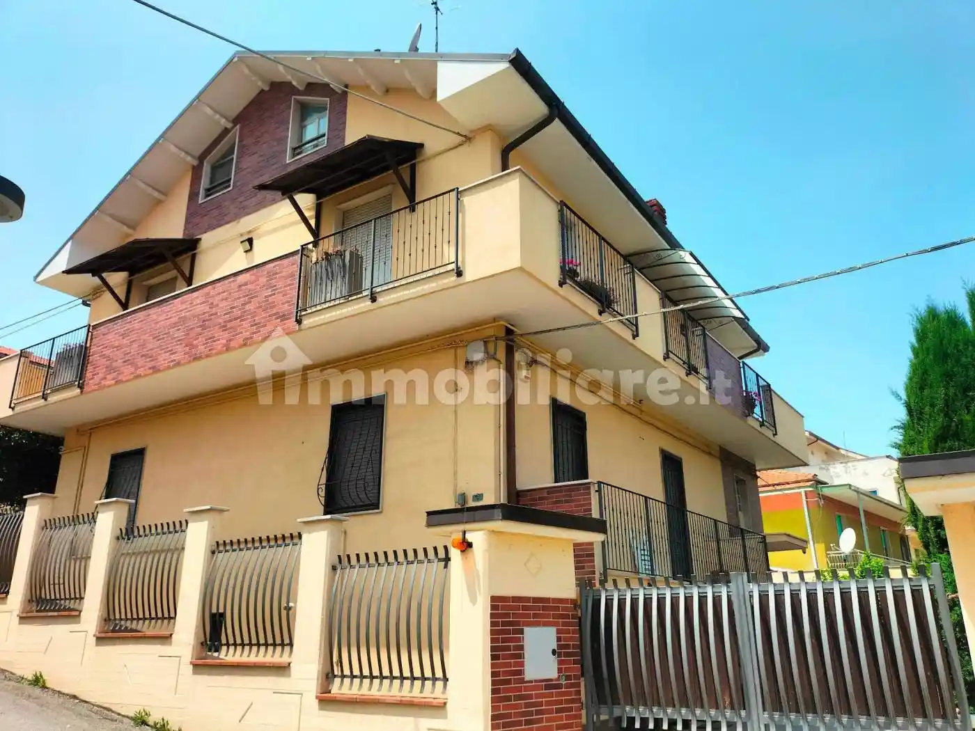 Casa indipendente in vendita a Pescara