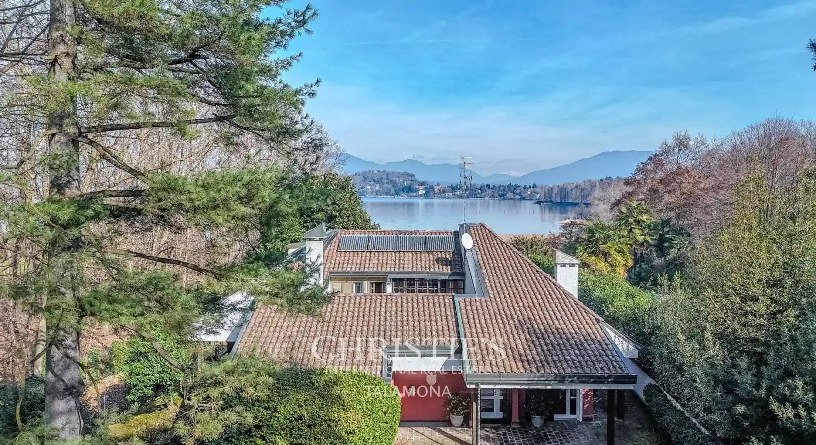 Villa in vendita a Ranco