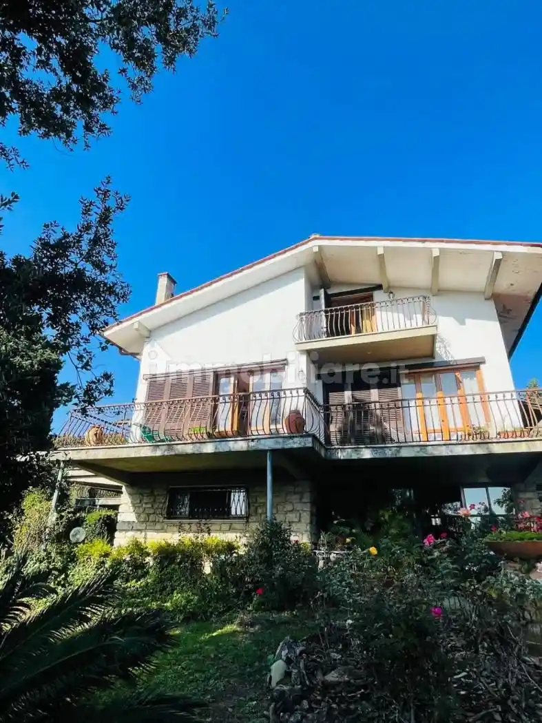 Villa in vendita a Pescia
