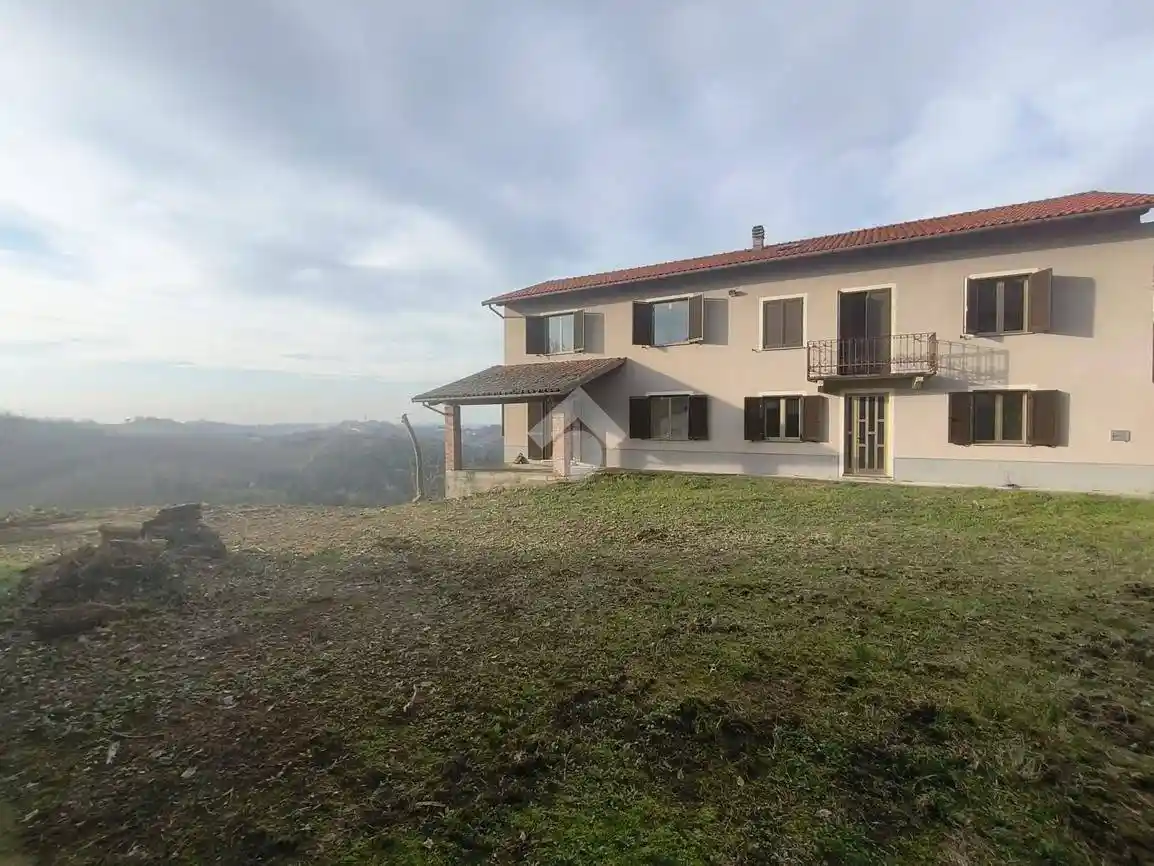 Casa indipendente in vendita a Vaglio Serra