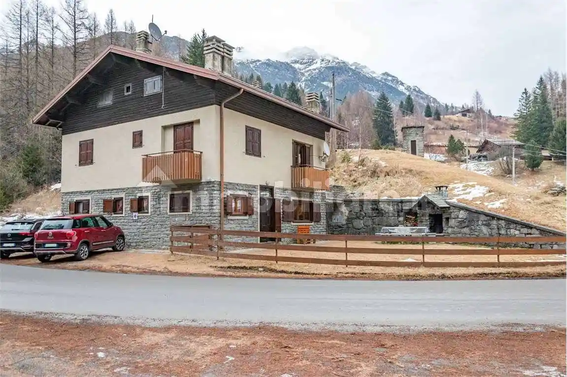 Casa indipendente in vendita a Chiesa in Valmalenco