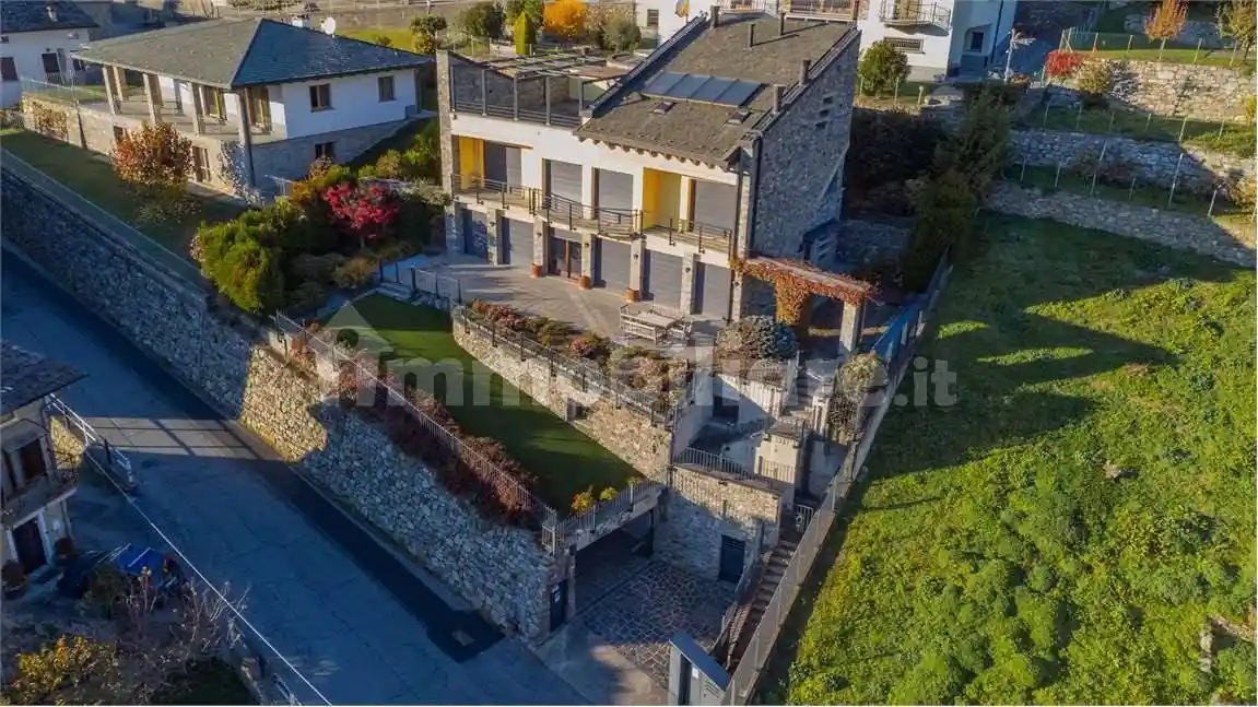 Villa in vendita a Tresivio