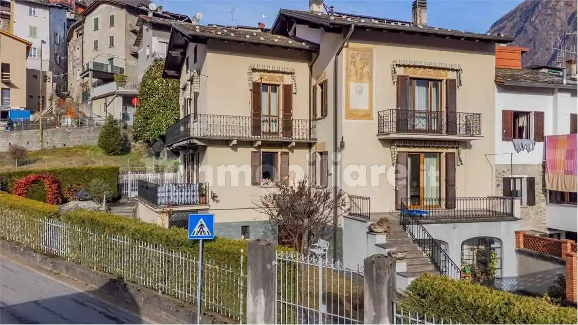 Villa in vendita a Sondrio